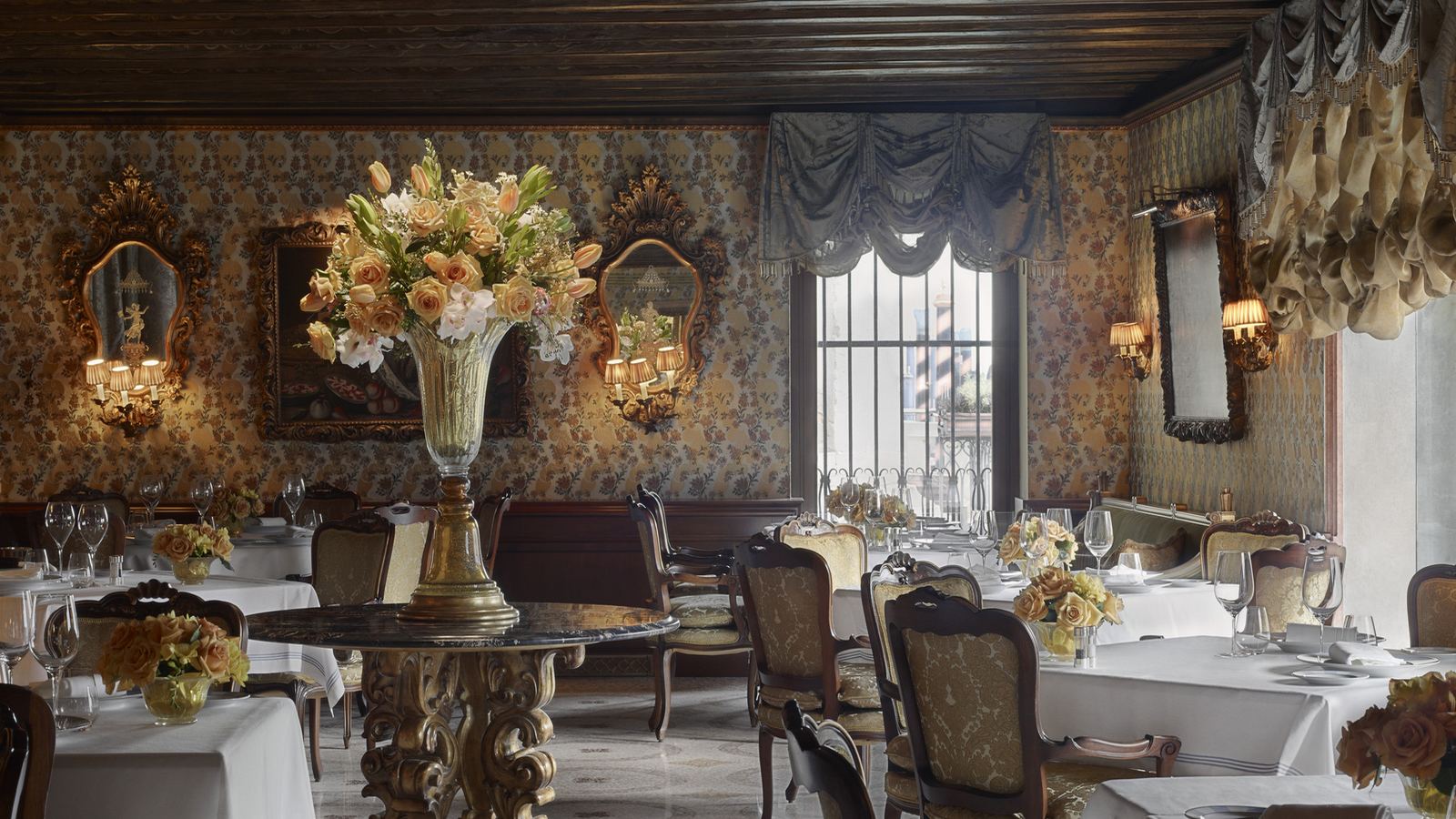 club del doge interior venice